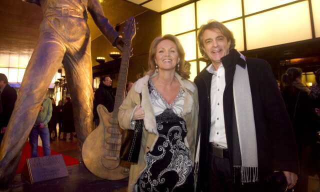 - VELDIG GODE VENNER: Det skal ikke ligge noe dramatikk bak bruddet. Her er de fotografert sammen i 2011, på en premiere. Foto: NTB scanpix - VELDIG GODE VENNER: Det skal ikke ligge noe dramatikk bak bruddet. Her er de fotografert sammen i 2011, på en premiere. Foto: NTB scanpix